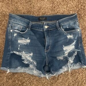 Judy blue Jean distressed shorts